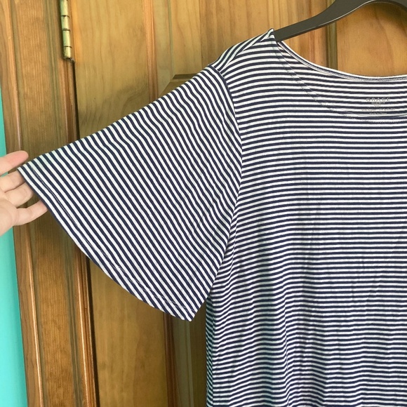 Women’s Grace the perfect fit size large navy and white striped T-shirt - Picture 2 of 4